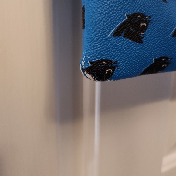 Dooney and bourke crossbody - Picture 3 of 6